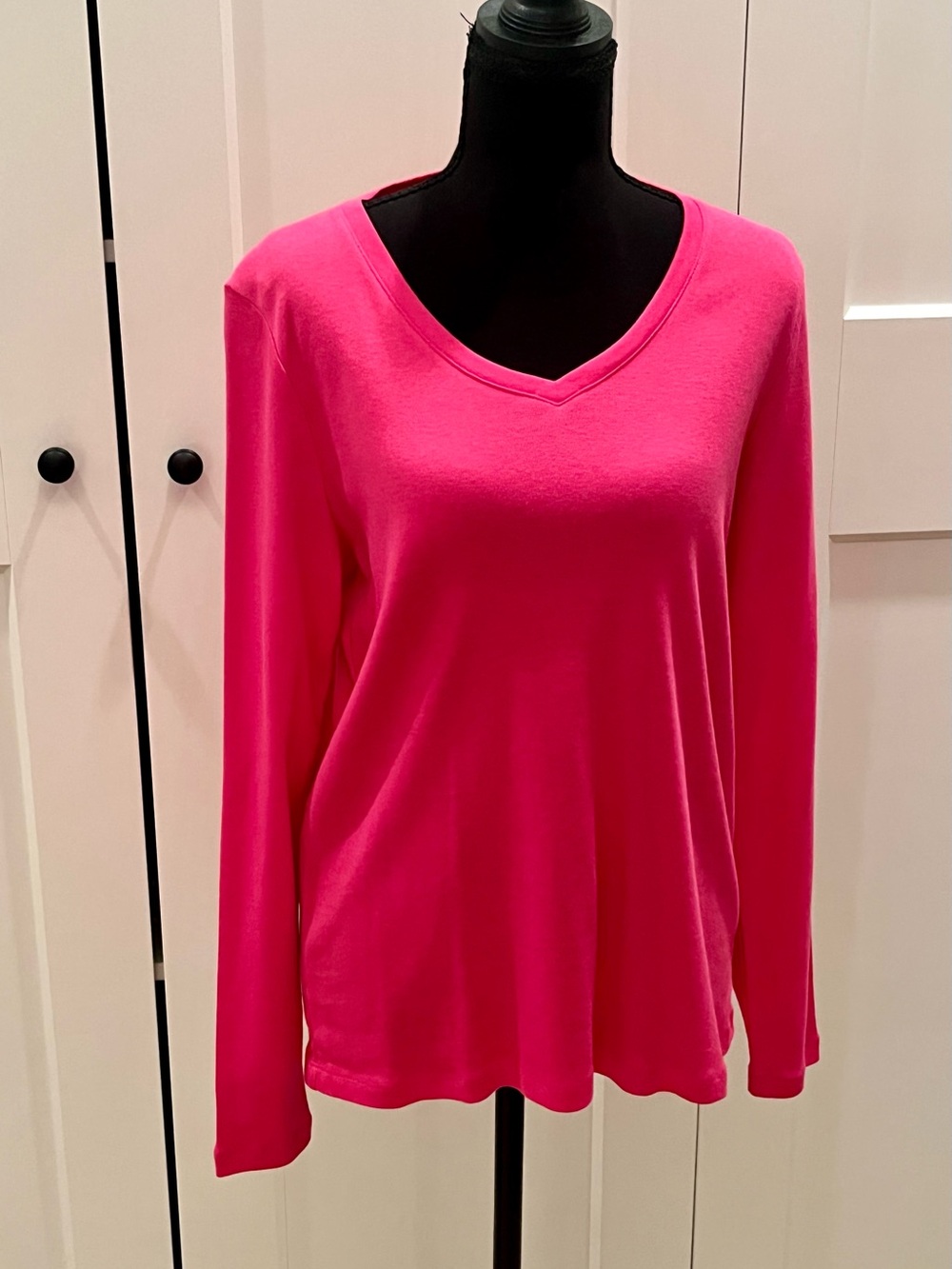 St. John's Bay V-Neck Long Sleeve Tee Shirt in Hot Pink 100% Cotton Casual Sz M